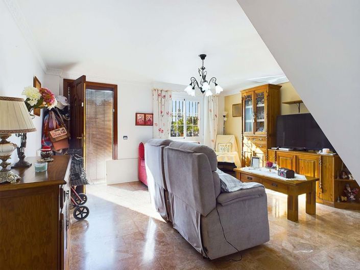 Image No.16-2 Bed Townhouse for sale