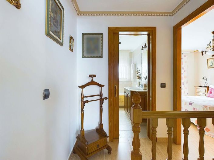 Image No.9-2 Bed Townhouse for sale