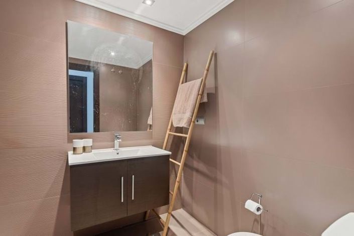 Image No.14-3 Bed Apartment for sale