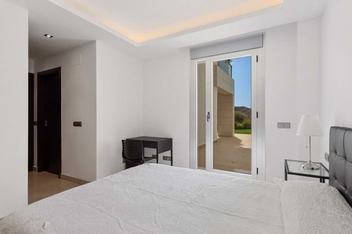 Image No.9-3 Bed Apartment for sale