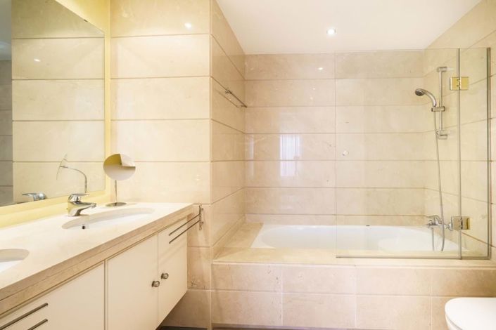 Image No.15-2 Bed Townhouse for sale