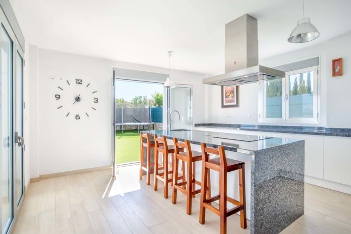 Image No.11-5 Bed Villa for sale