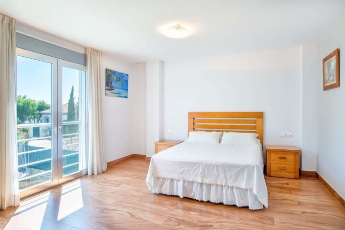 Image No.18-5 Bed Villa for sale