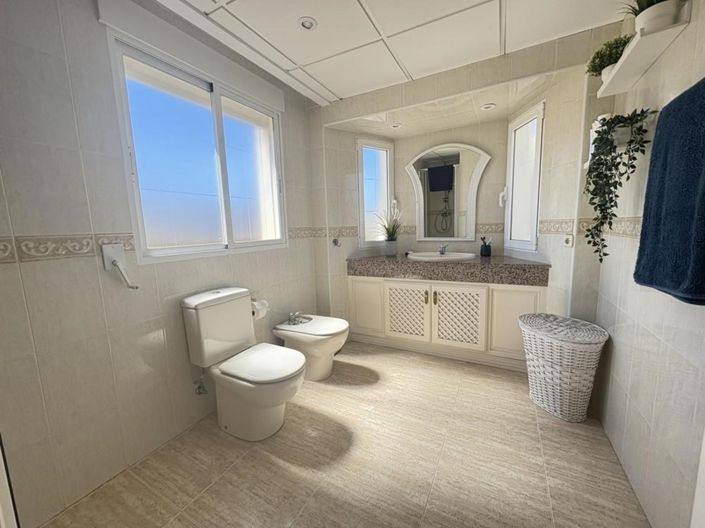 Image No.28-2 Bed Villa for sale