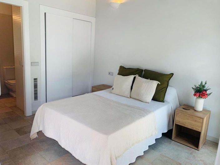 Image No.18-2 Bed Villa for sale