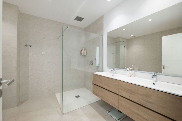 Image No.17-3 Bed Townhouse for sale