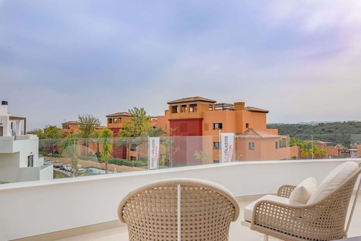 Image No.17-2 Bed Property for sale