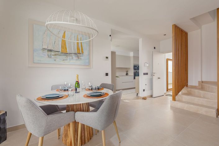 Image No.4-2 Bed Property for sale