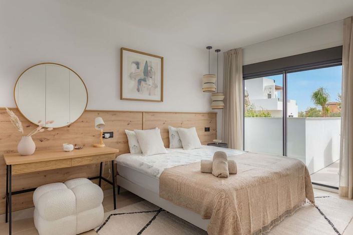 Image No.7-2 Bed Property for sale