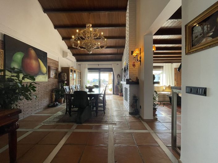 Image No.26-5 Bed Villa for sale