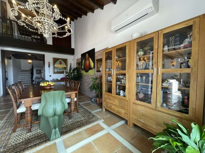 Image No.30-5 Bed Villa for sale