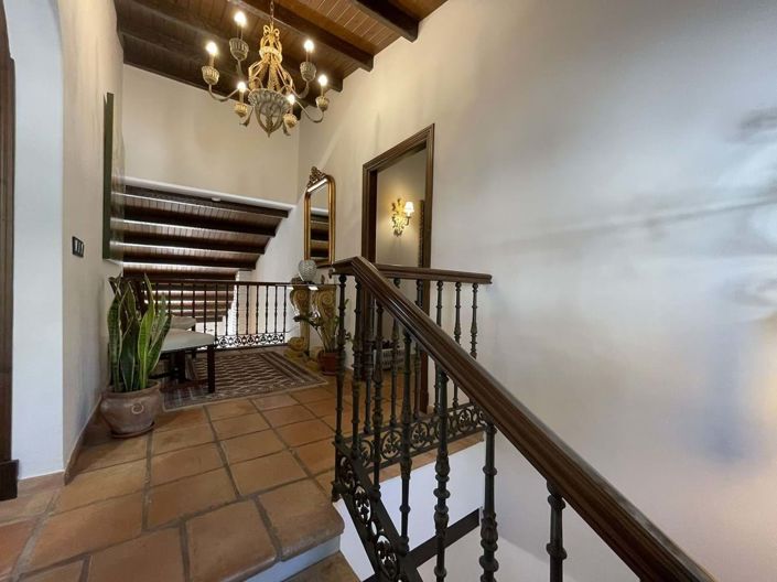 Image No.60-5 Bed Villa for sale