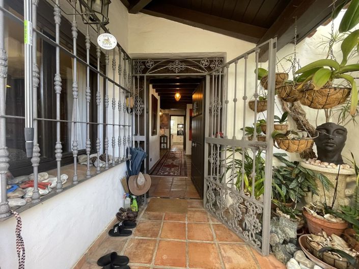 Image No.9-5 Bed Villa for sale