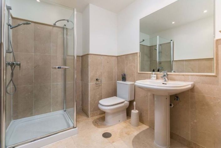 Image No.13-4 Bed Semi-Detached for sale