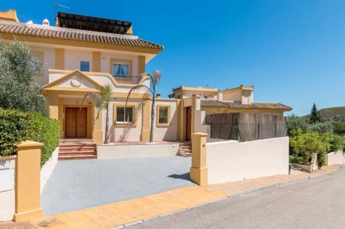 Image No.25-4 Bed Semi-Detached for sale