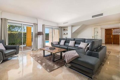 1447-626996-78d1f4f8b6655591b02d22fabb36a692d