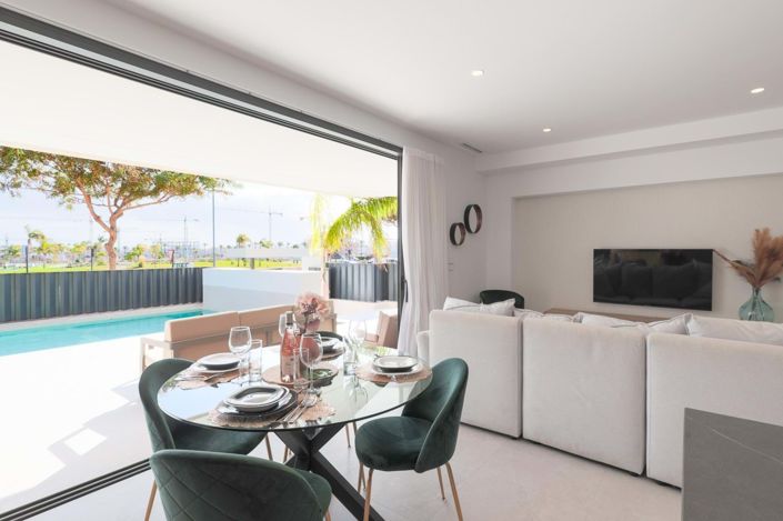 Image No.12-3 Bed Villa for sale