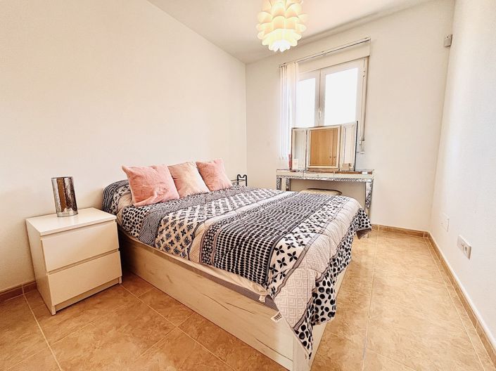 Image No.8-3 Bed Townhouse for sale