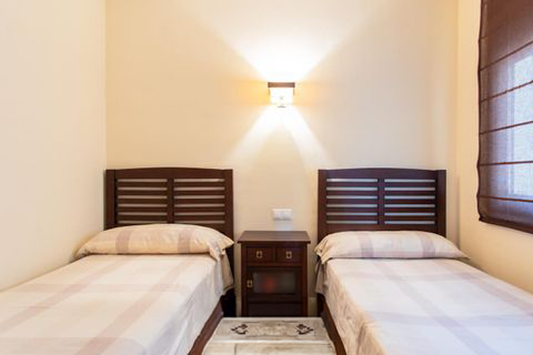 Image No.24-3 Bed Apartment for sale