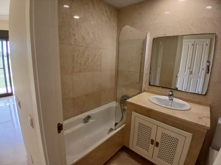 Image No.14-3 Bed Apartment for sale