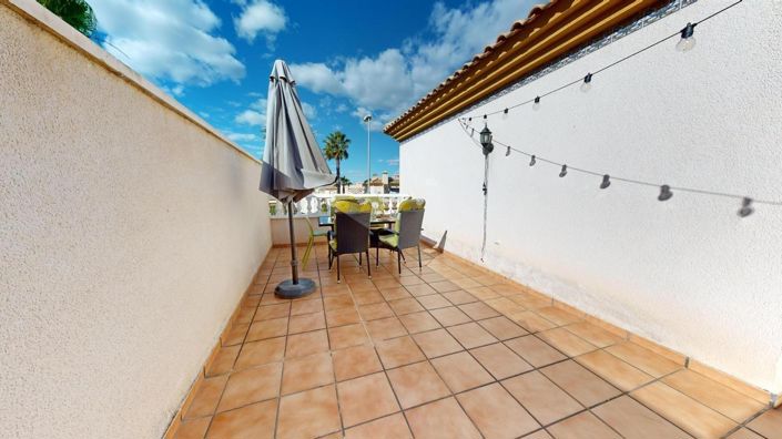 Image No.17-3 Bed Townhouse for sale