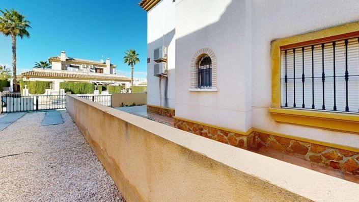 Image No.18-3 Bed Townhouse for sale