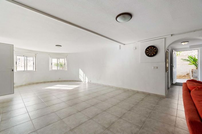 Image No.15-4 Bed Villa for sale