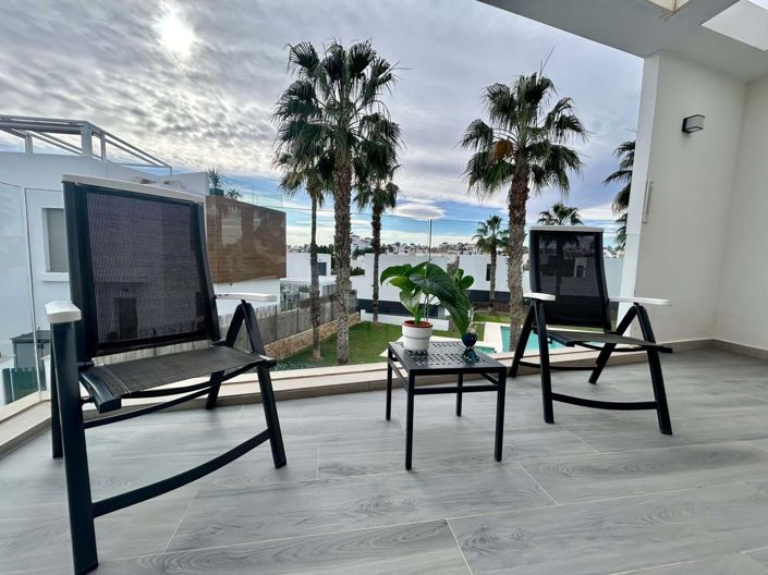 Image No.12-3 Bed Villa for sale