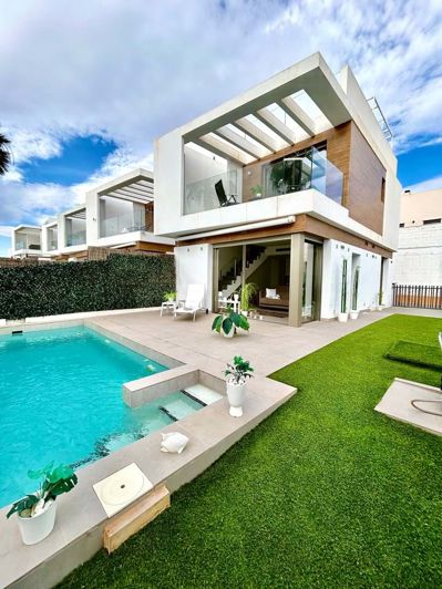 Image No.31-3 Bed Villa for sale