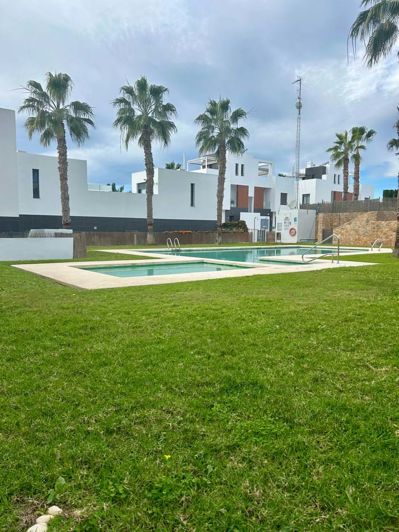 Image No.38-3 Bed Villa for sale