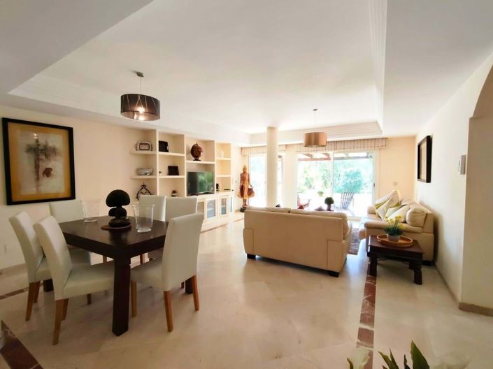 Image No.9-3 Bed Apartment for sale