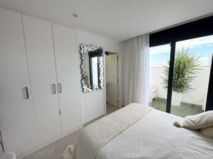 Image No.15-3 Bed Villa for sale