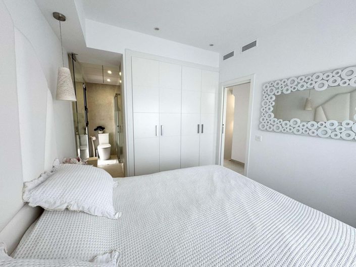 Image No.17-3 Bed Villa for sale