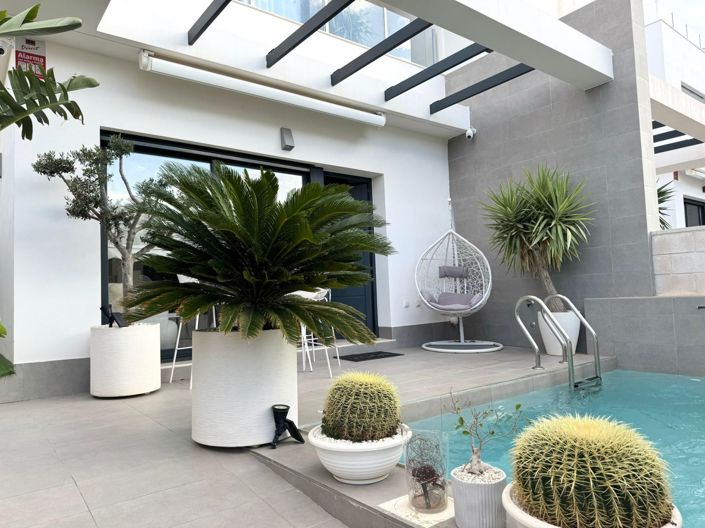 Image No.2-3 Bed Villa for sale