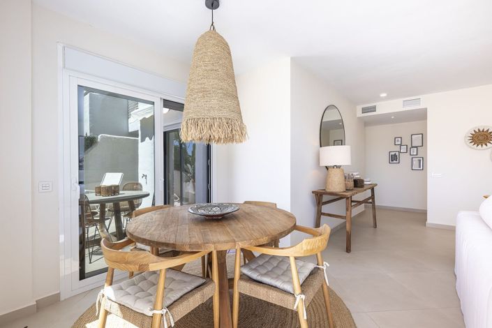 Image No.8-3 Bed Apartment for sale