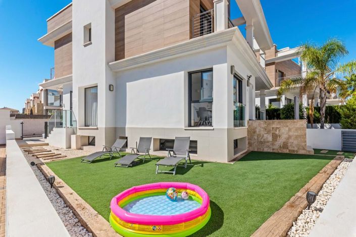 Image No.41-4 Bed Townhouse for sale