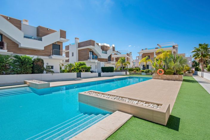 Image No.43-4 Bed Townhouse for sale