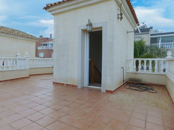 Image No.25-3 Bed Villa for sale