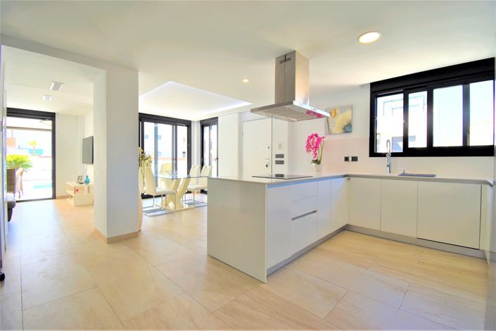 Image No.4-3 Bed Villa for sale