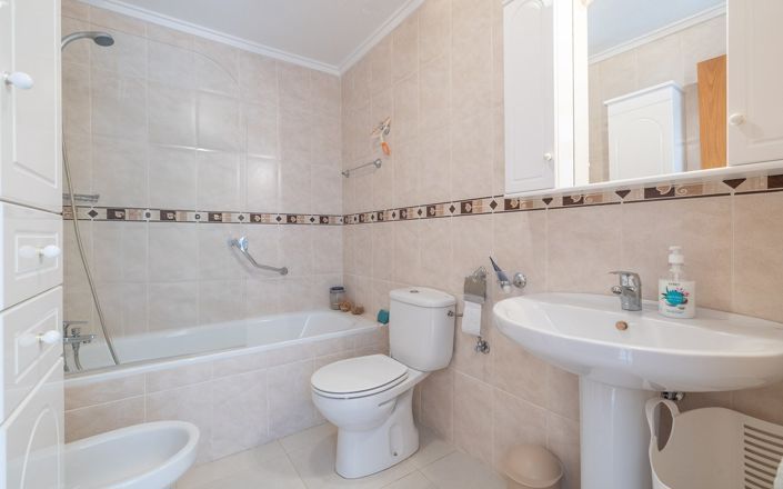 Image No.17-3 Bed Townhouse for sale