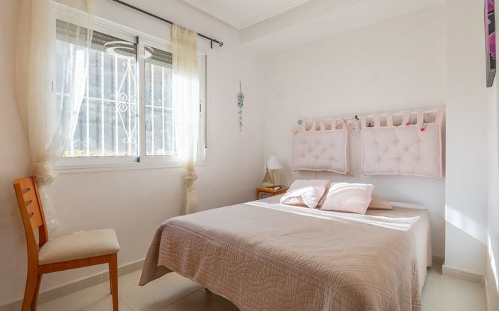 Image No.18-3 Bed Townhouse for sale