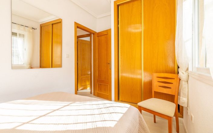 Image No.19-3 Bed Townhouse for sale