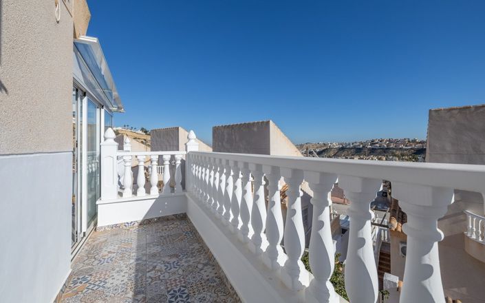 Image No.23-3 Bed Townhouse for sale