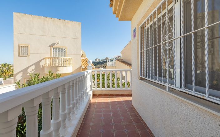 Image No.27-3 Bed Townhouse for sale