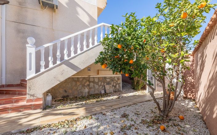 Image No.29-3 Bed Townhouse for sale