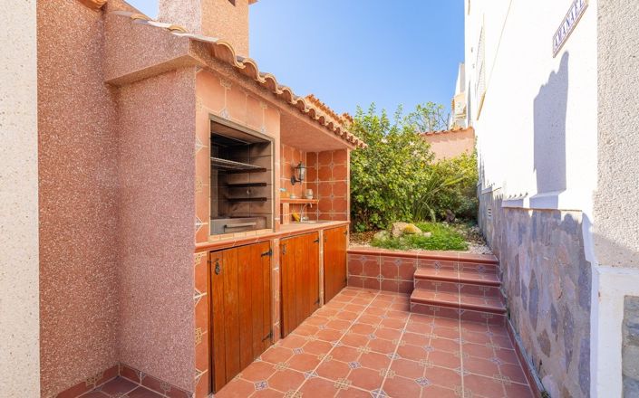 Image No.32-3 Bed Townhouse for sale