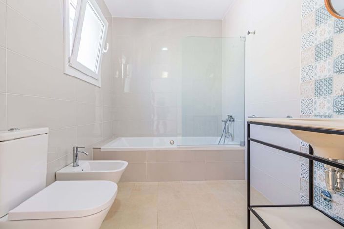 Image No.6-4 Bed Villa for sale