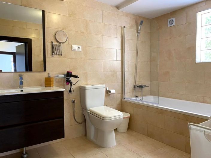 Image No.16-5 Bed Villa for sale