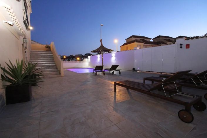 Image No.37-5 Bed Villa for sale