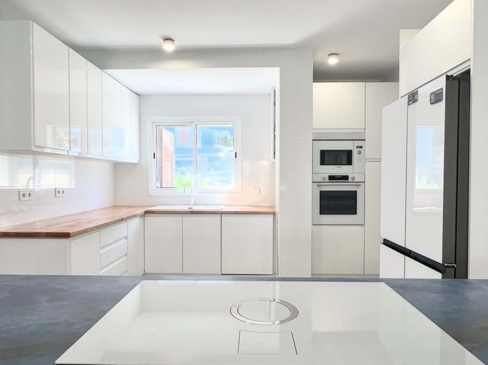 Image No.14-4 Bed Property for sale